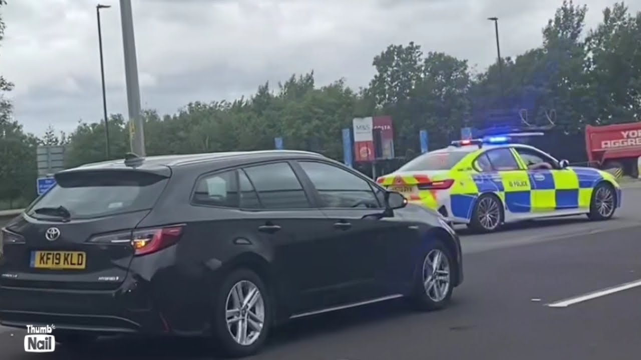 ROLLING ROAD BLOCK EAST LINCOLNSHIRE !!! (Protest on the fuel prices UK)