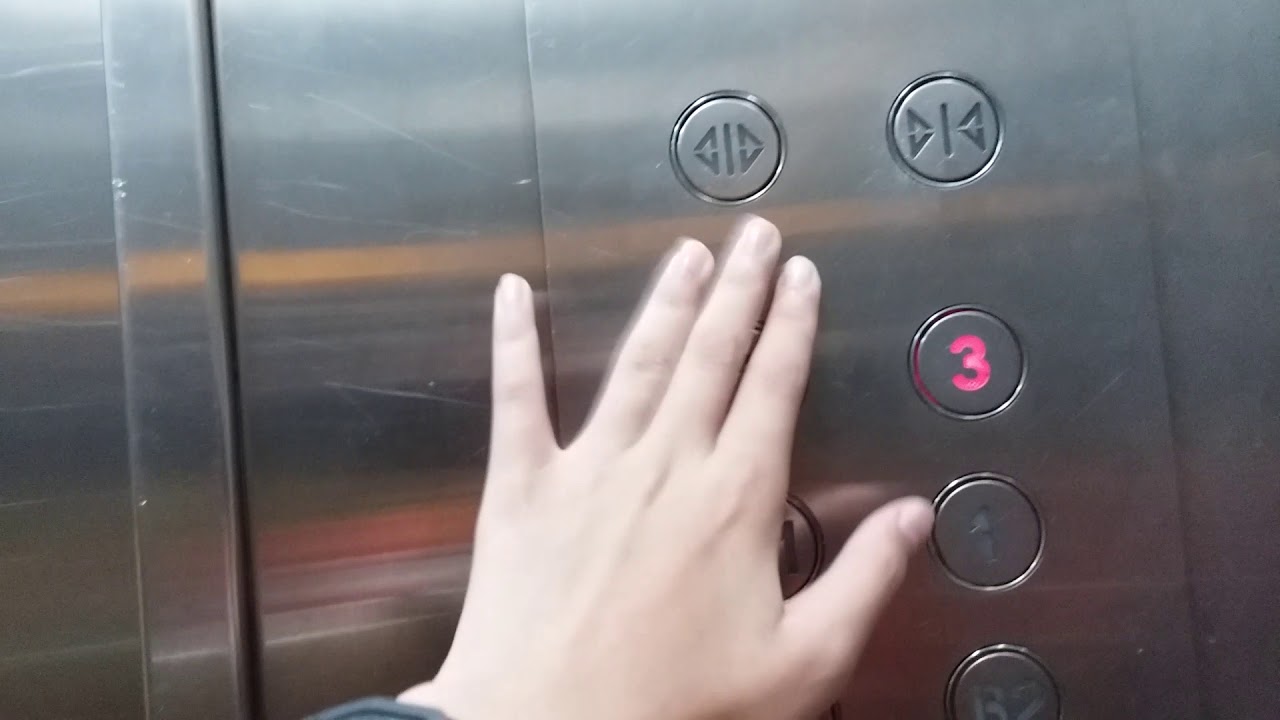 九龍旺角朗豪坊購物商場Fujitec載貨升降機