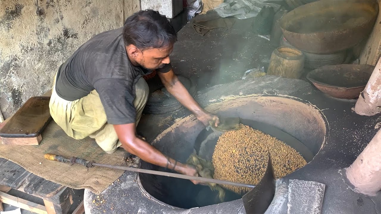 Roasted Chickpeas | Bhuna Chana Making Process - Healthy Chickpea Kalay Chanay Street Food Hyderabad