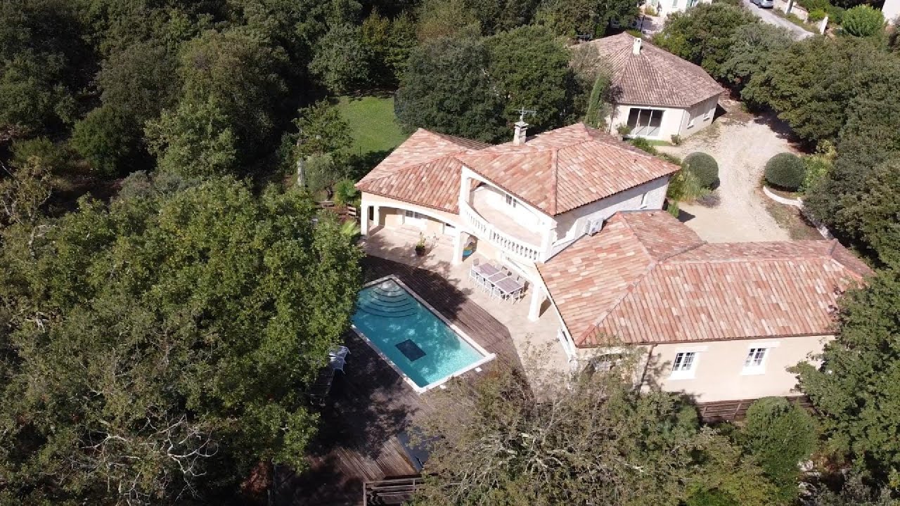 Propriété d'exception à vendre à SAINT-MARTIN-DE-VALGALGUES de 327m²  695 000 €