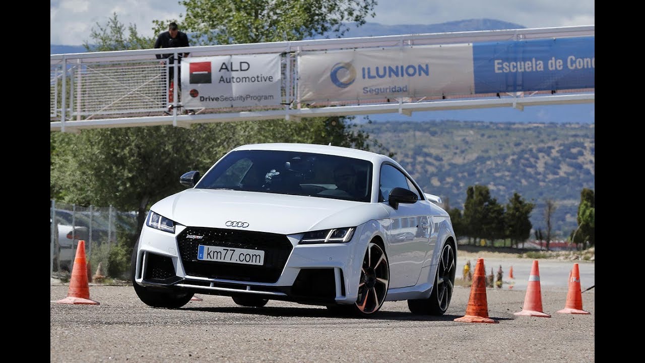 Audi TT RS Coupé  2017 - Maniobra de esquiva (moose test) y eslalon | km77.com