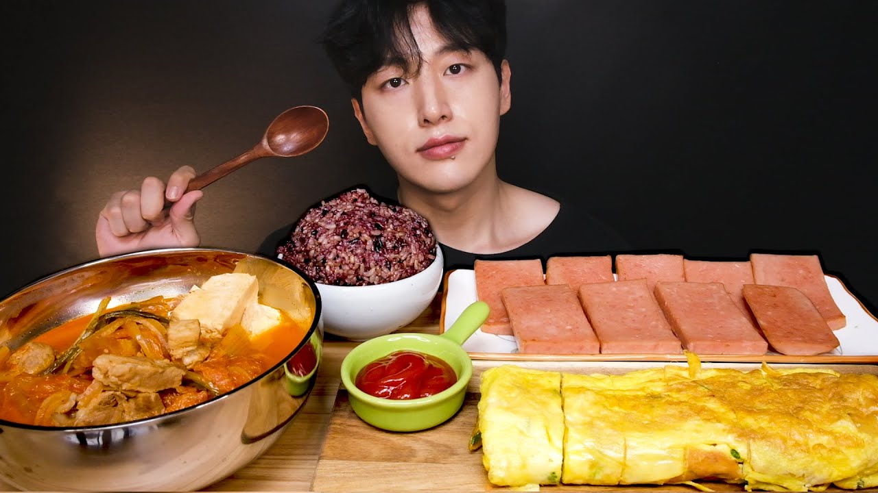 돼지고기 김치찌개와 스팸 계란말이 집밥먹방 KOREAN HOME FOOD Eating Sounds MUKBANG