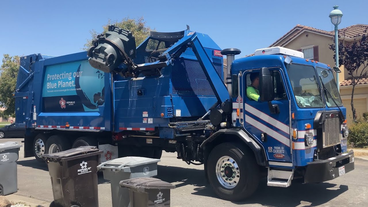 Republic services rapid rails on recycle and yard
