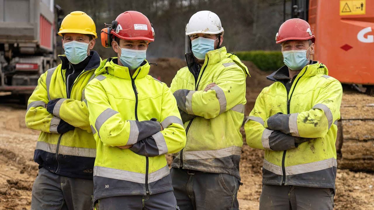 Professions construction: Une carri&egrave;re dans la construction de routes: des salaires attractifs