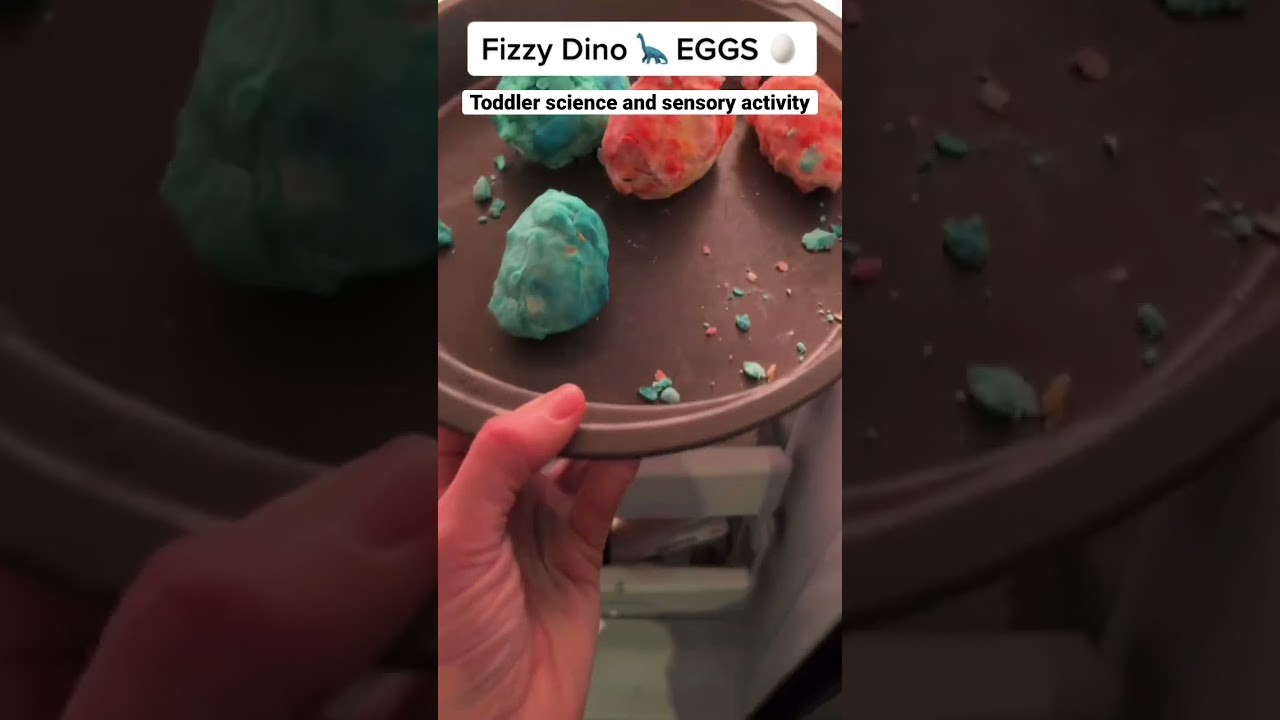 Toddler science experiment and sensory play activity #sensoryplay #toddleractivities #toddlerscience