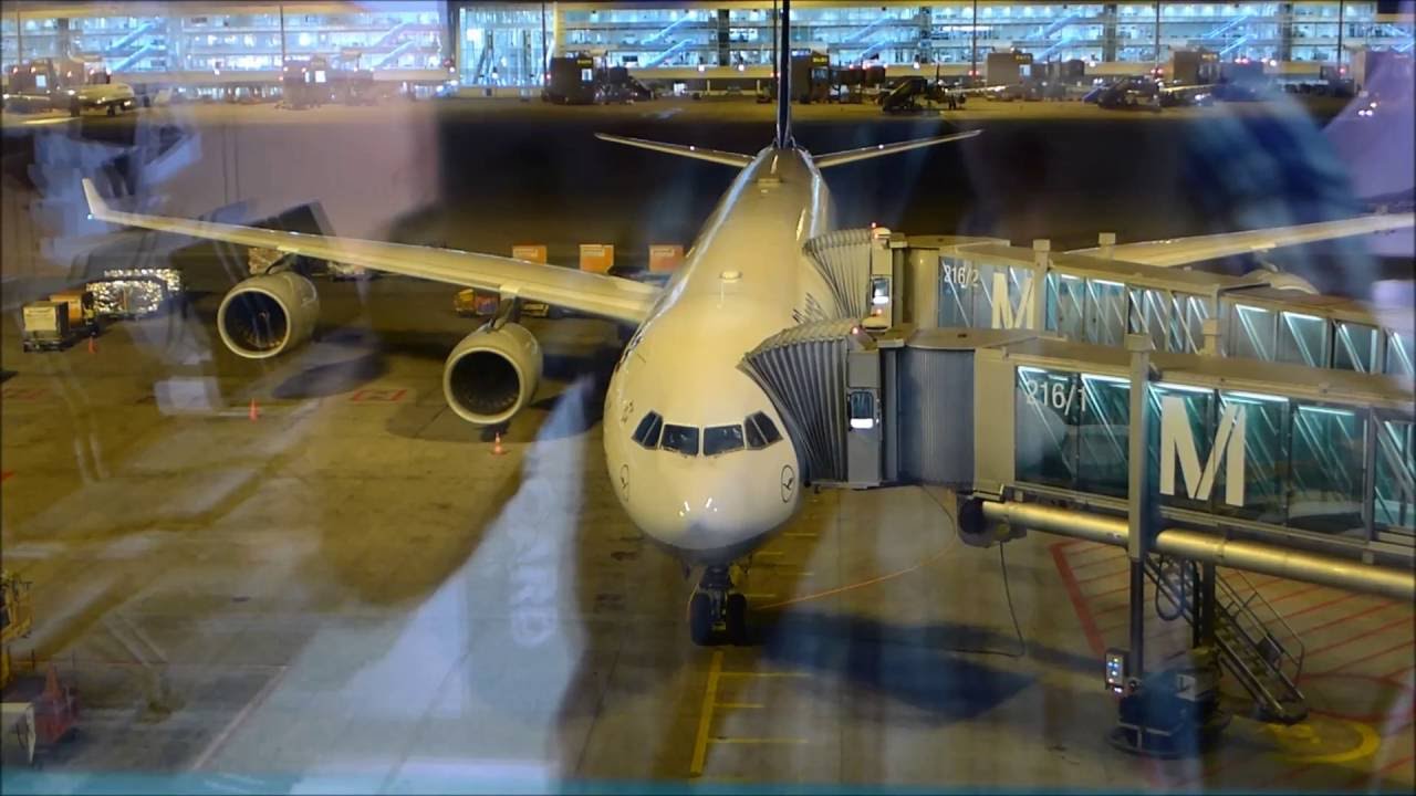 Lufthansa Business Class MUC-DXB (Dubai Metro & Dubai Mall) March 2016