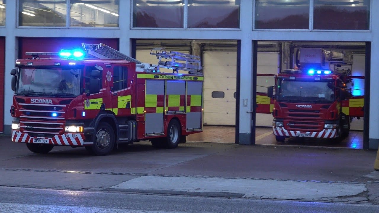 On-call firefighters rush from home to staff a fire engine 🚒