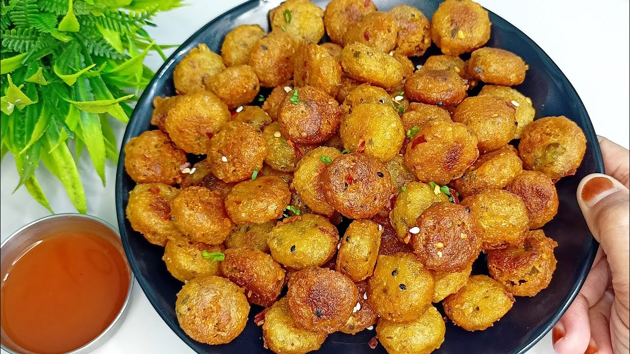 केवल 1 कच्चे आलू  से बना गरमा गरम कुरकुरा नाश्ता जो भी खाए खाता ही जाए | Crispy aalu ka nashta