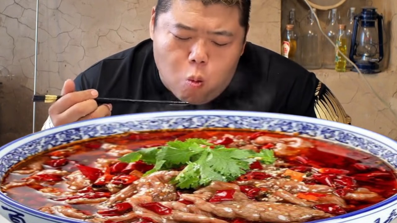 Monkey King unlocks his exclusive boiled pork slices! The numbing spiciness is irresistible!