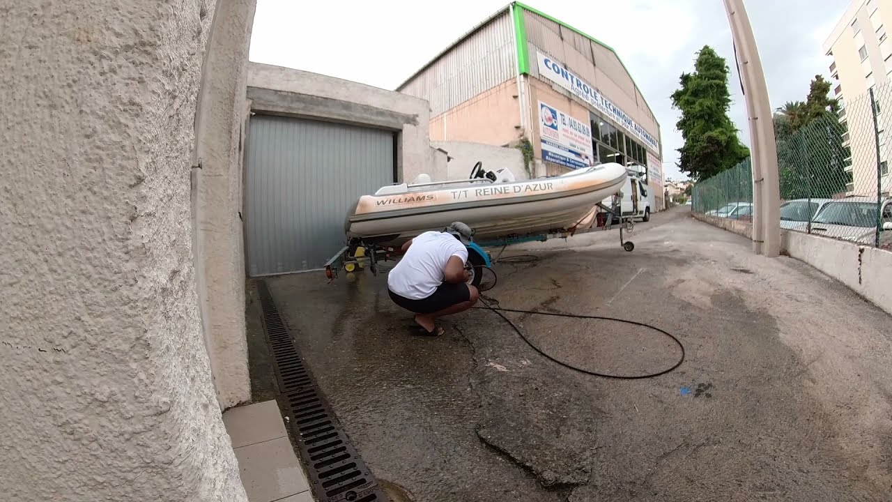 reine d'azur tender cleaning (test video)