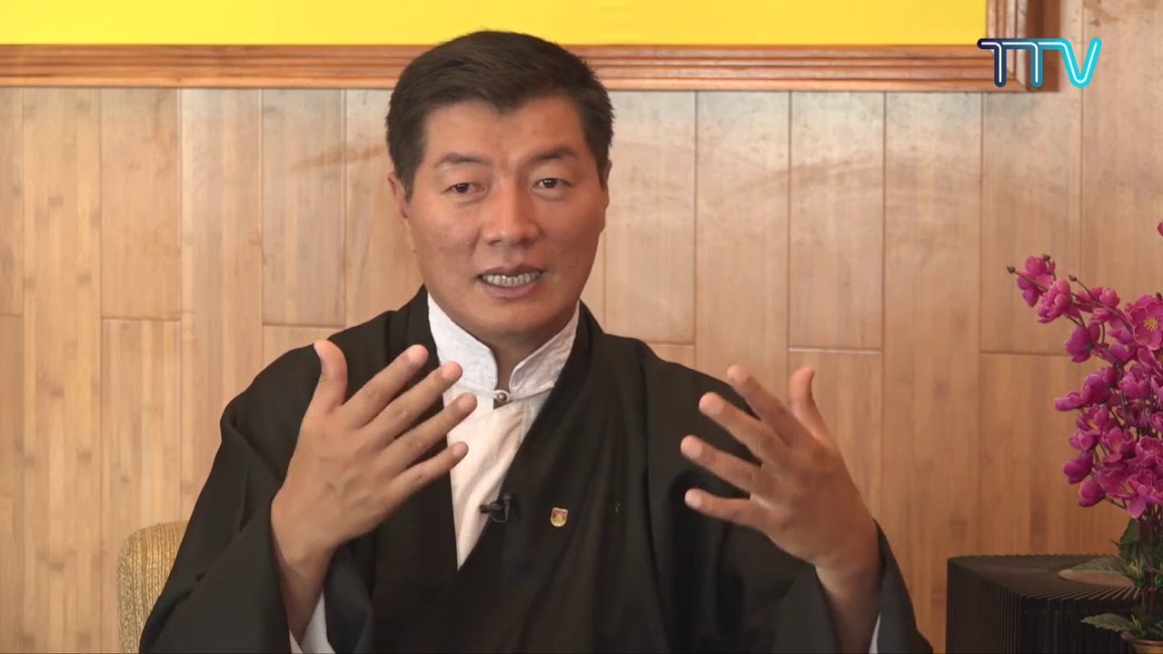 དཔལ་ལྡན་སྲིད་སྐྱོང་མཆོག་ལ་ལས་ཡུན་ལོ་བརྒྱད་འཁོར་བའི་དམིགས་བསལ་བཅར་འདྲི།