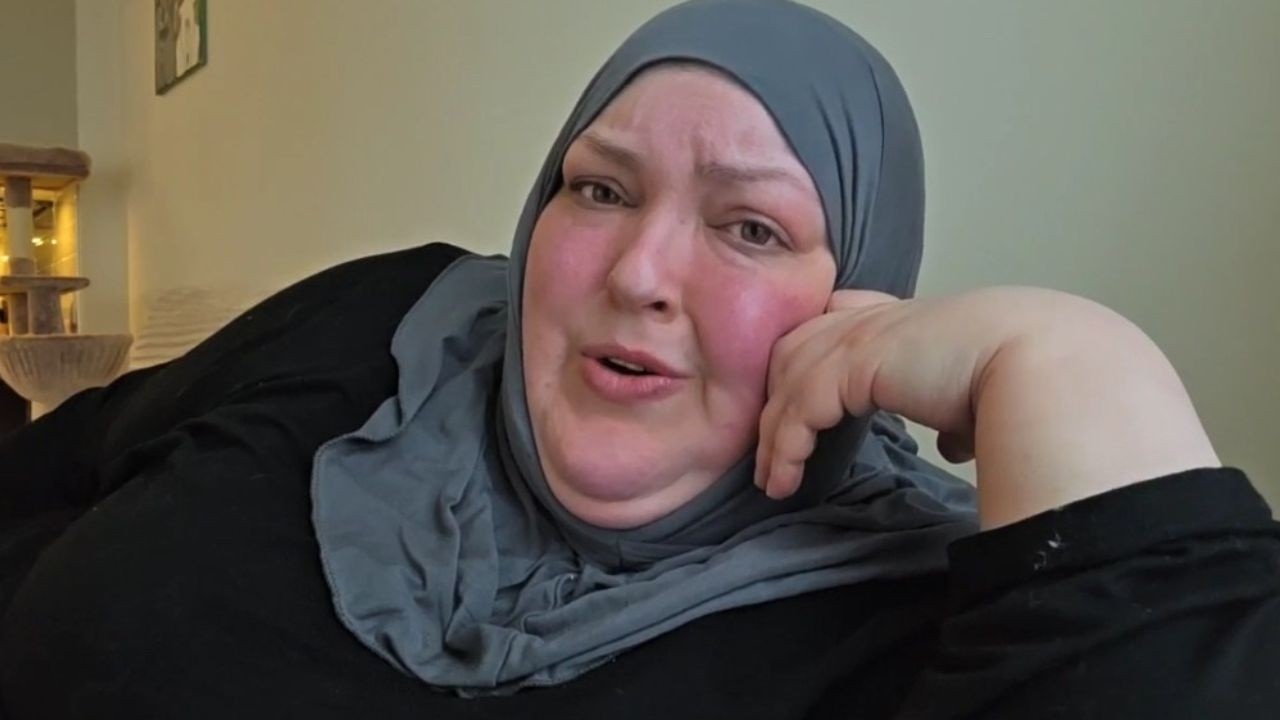 Foodie Beauty Is Told to Stop Recording Customers at Tim Hortons + LGTBQ+ Rant | HIGHLIGHTS