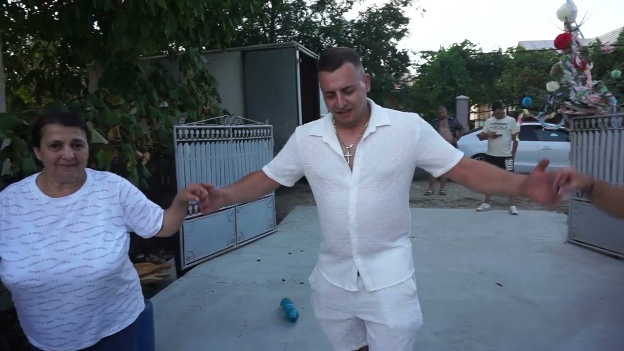 Formatia Elegance Comarnic - Petrecere la prietenii nostri de la &hearts;️ DAMBOVITA &hearts;️ HORE LIVE 2024