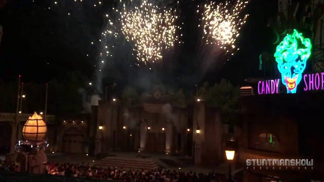 Pirotecnia final - Show de Batman Parque Warner 2016