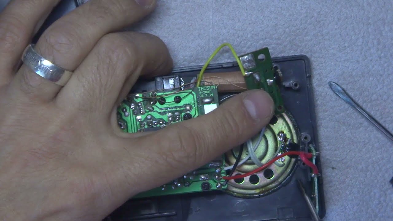 Миниатюрный радиоприёмник Tecsun R-202T. Пропадает звук.