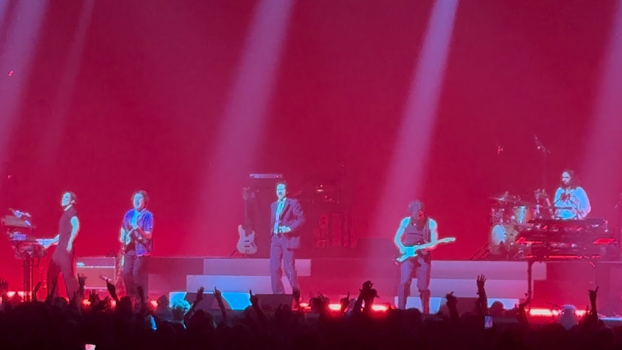 Feu! Chatterton - La Malinche (with Désenchantée snippet)(Live Accor Arena, Paris 11/02/2026)