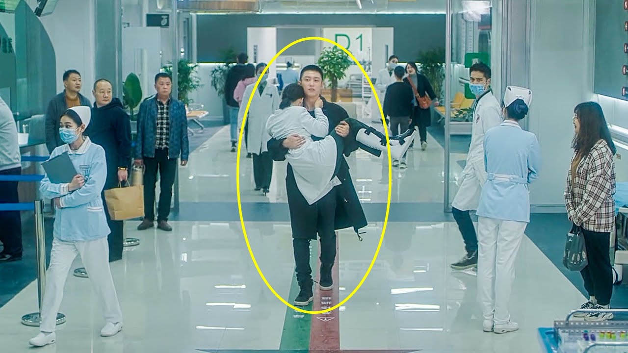 ในที่สุดพวกเขาก็รู้ว่าหมอตัวน้อยที่อยู่ในอ้อมแขนของ CEO นั้นเป็นแฟนของเธอ!