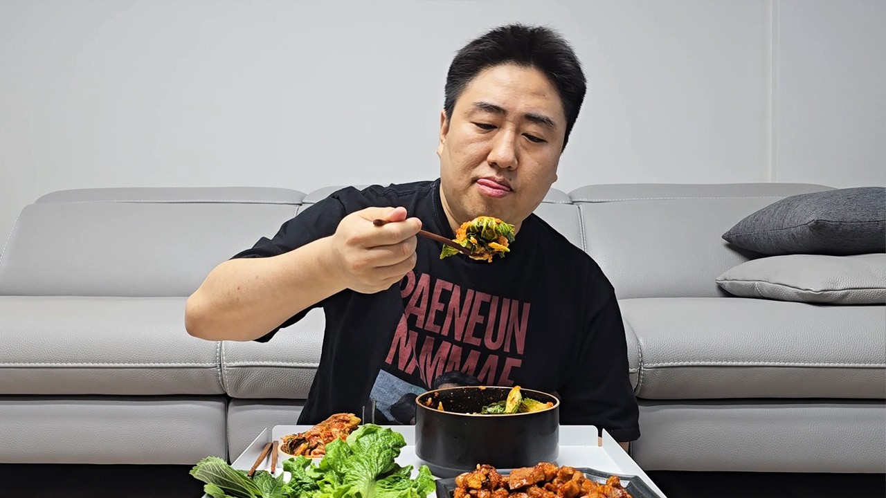 봄동비빔밥과 제육볶음