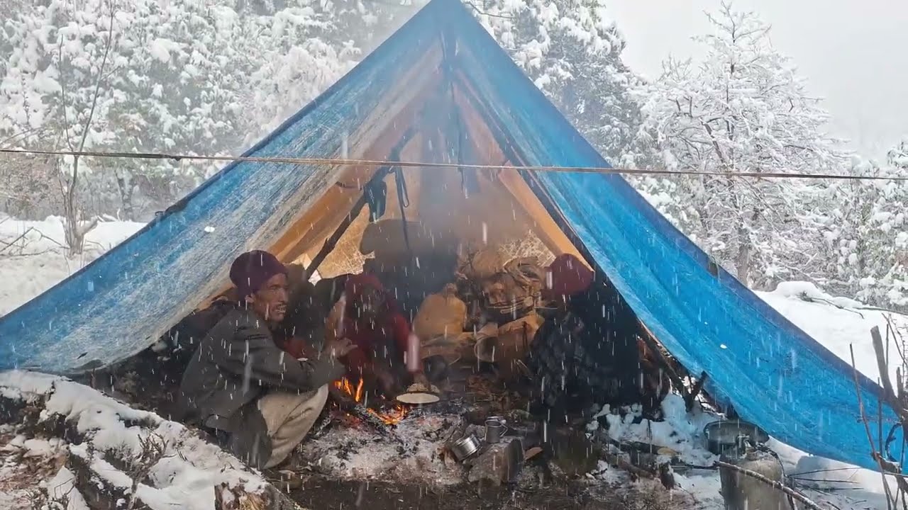 A Surviving Life The Coldest Winter In Nepali Mountains || A Village True Story of Living In Tent 🌧️