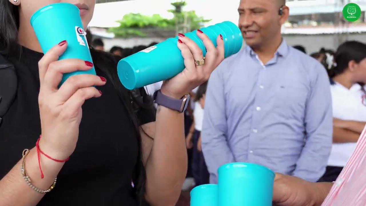 Entrega de menaje, neveras y ventiladores a instituciones educativas públicas de Florida