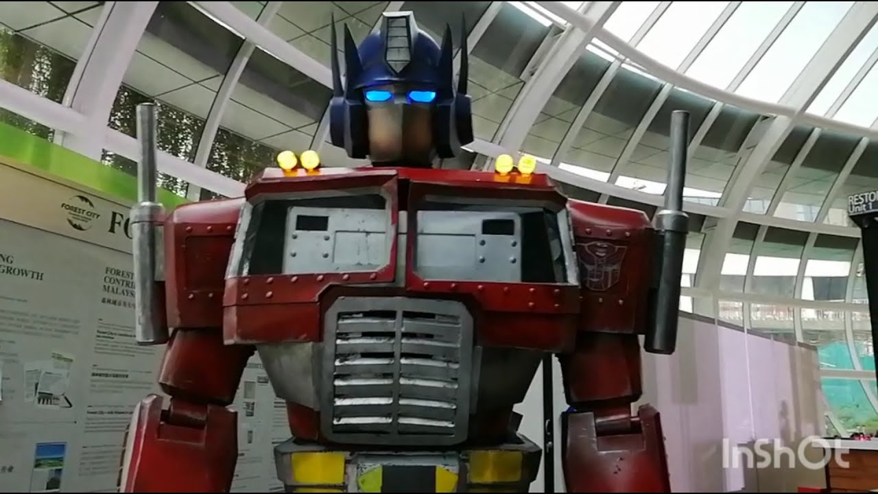 Transformers Optimus Prime Cosplay - Wearable Costume Suiting Up W/ Matrix of Leadership and Speaker