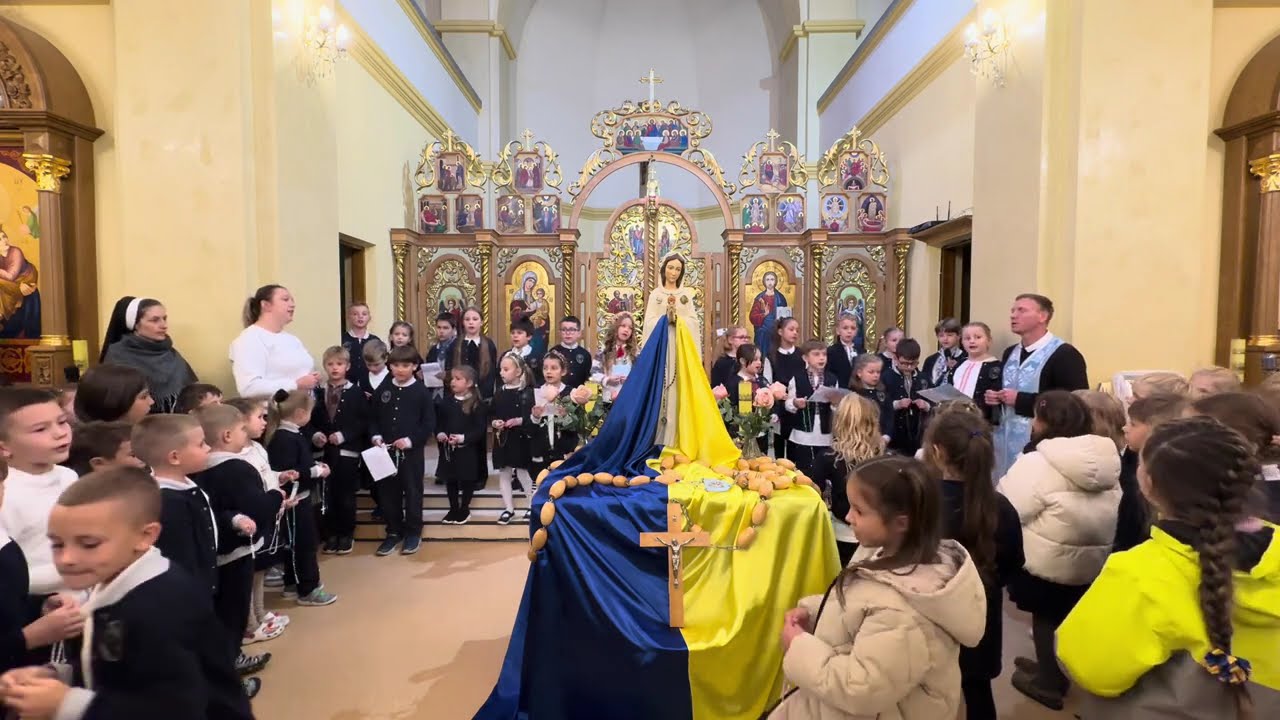 МІЛЬЙОН ДІТЕЙ МОЛЯТЬСЯ НА ВЕРВИЦІ