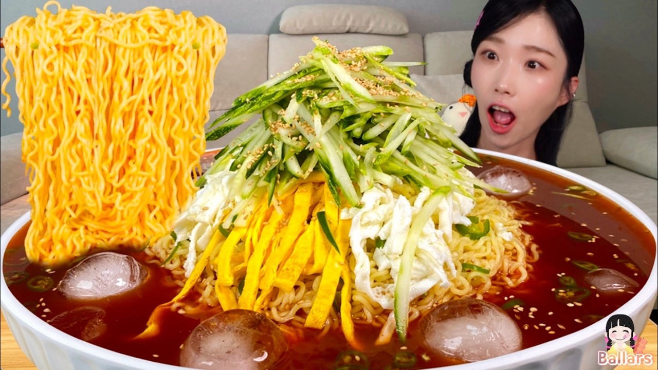 Mukbang:) 🍜Korean style spicy cold ramen and chicken salad ☆Big Bites : ASMR :: Eatingshow☆