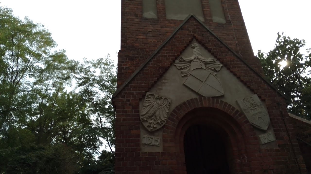 Geheimnisvolle Geheimagenten Burgruine Biesenthal bei Berlin mit Aussichtsturm.