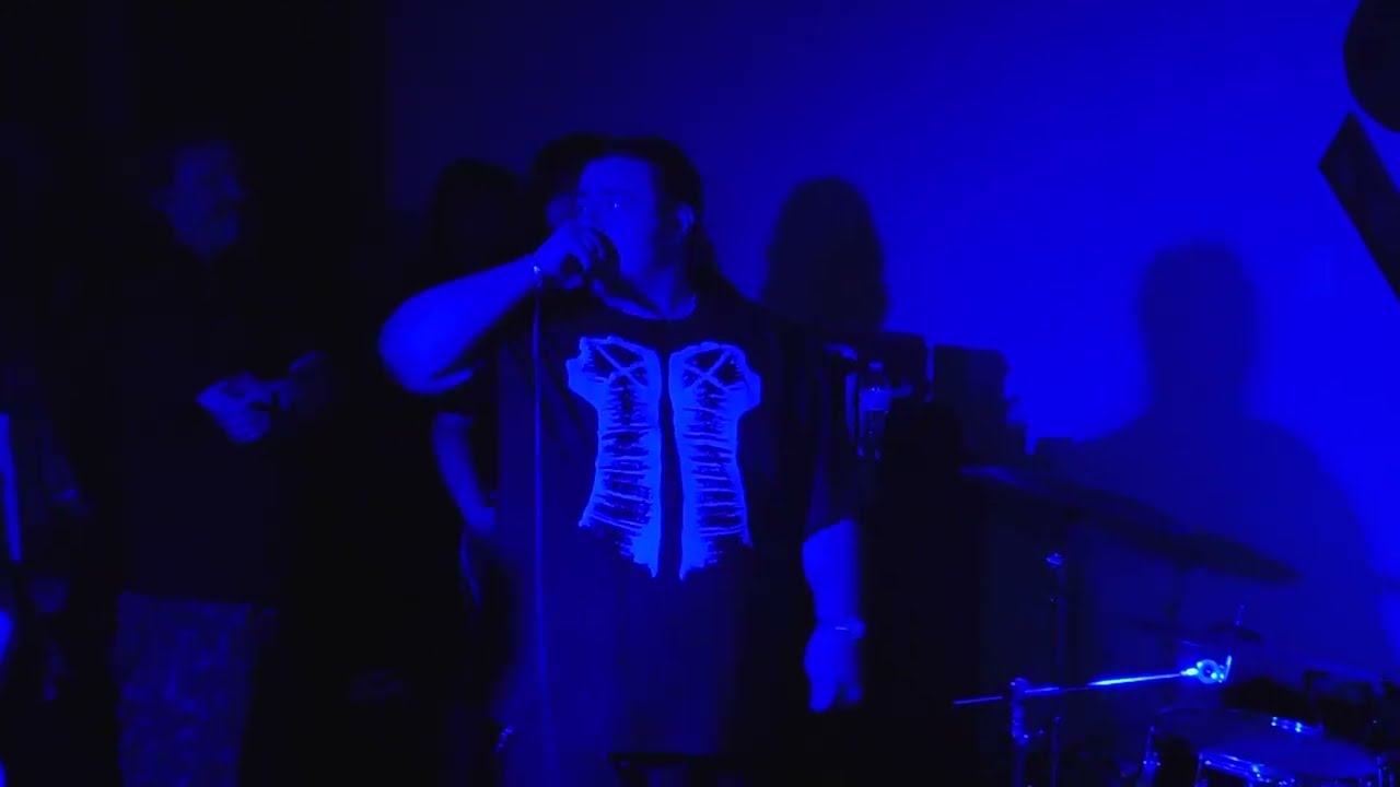 Glassdoll @ The Breakroom