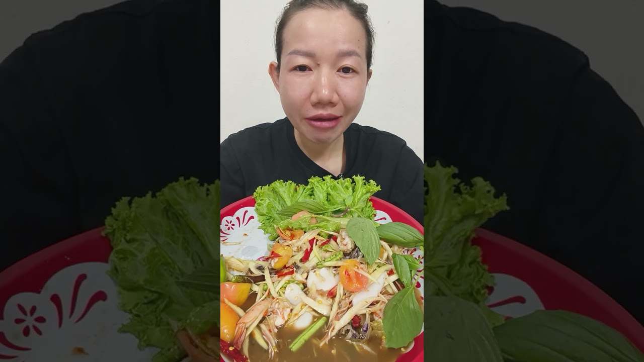 มาจ๊ะทุกคนวันนี้เมนูส้มตำค่ะกุ้งหมึกแซ่บๆเลยค่ะ