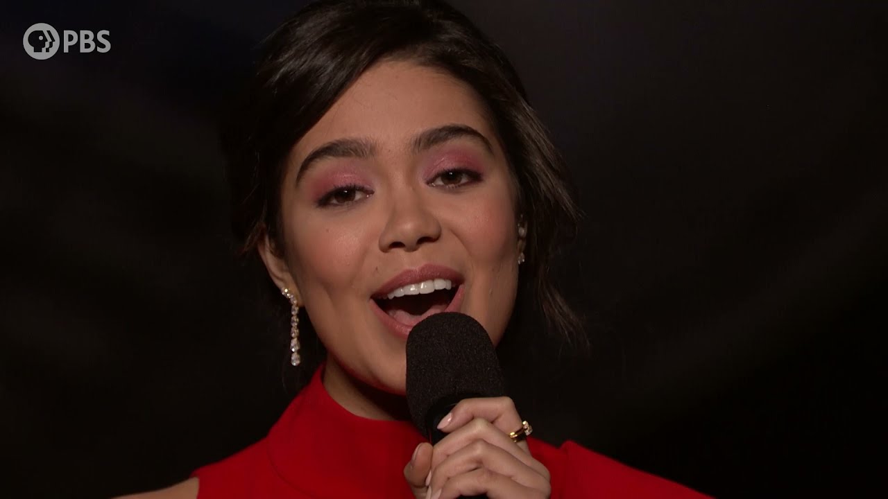Auli'i Cravalho Performs 