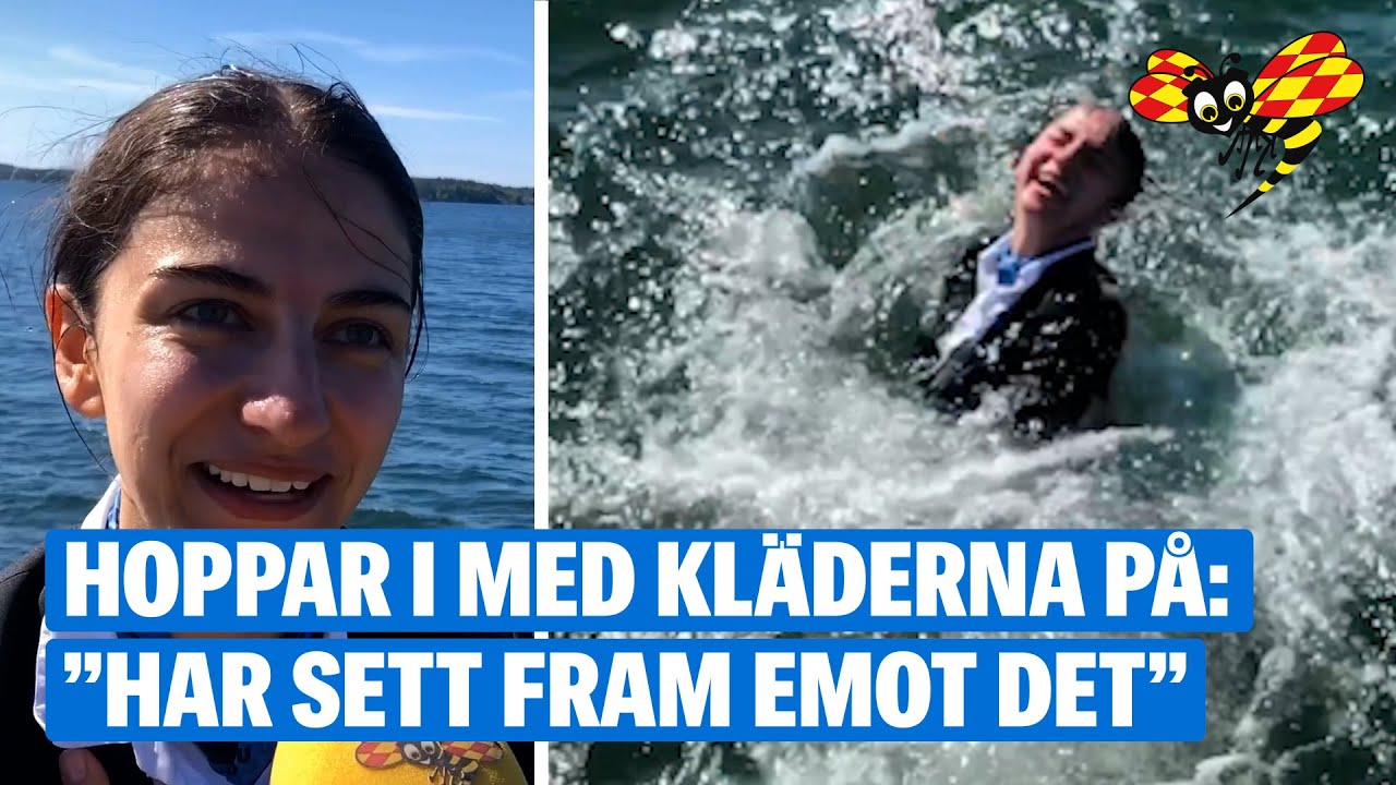 Här hoppar Romina Pourmokhtari (L) i kalla havet med kläderna på