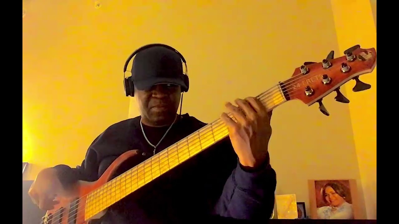 Bass cover for this song. I don’t own the rights of this music.