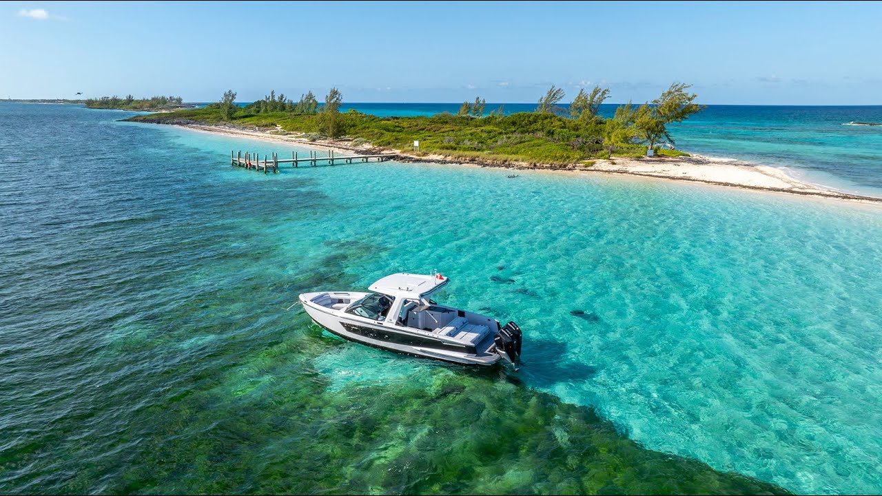 Iconic Cities by Water: Exploring Bimini on the Aviara AV32 and AV40