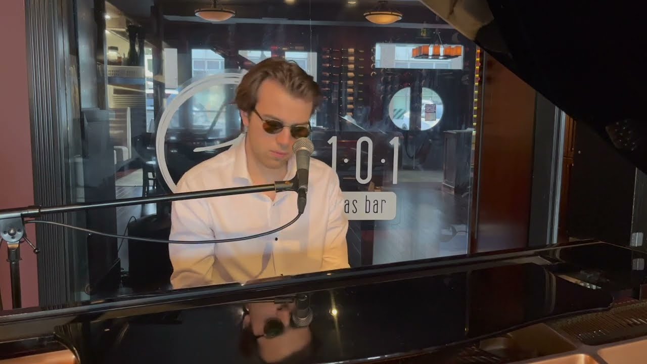 Can't Take My Eyes Off you (Music Video-ish)