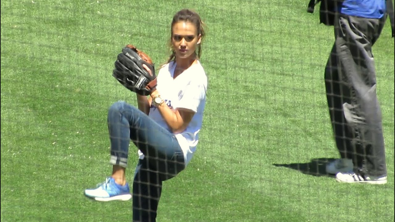 Jessica Alba Throws First Pitch at Dodger Game 8-17-14