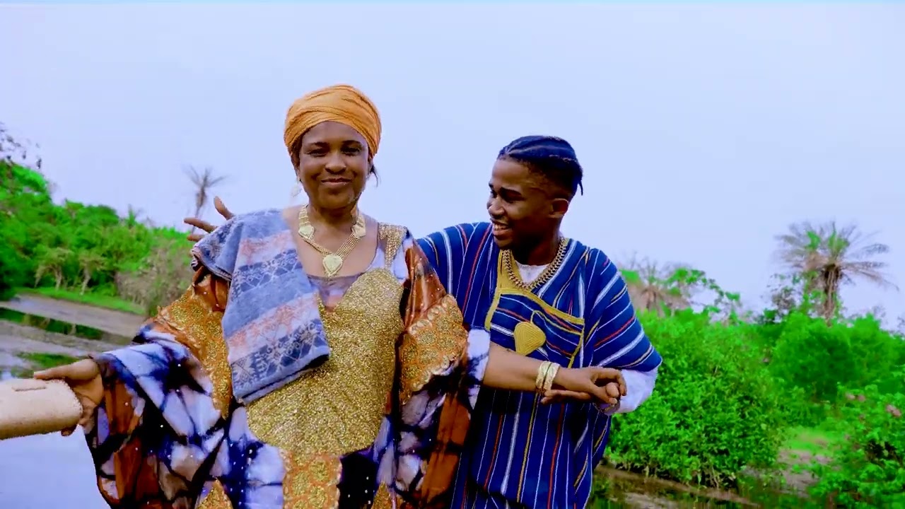 SMALL BOY_MAMAN_Clip-Officiel_2026🇬🇳