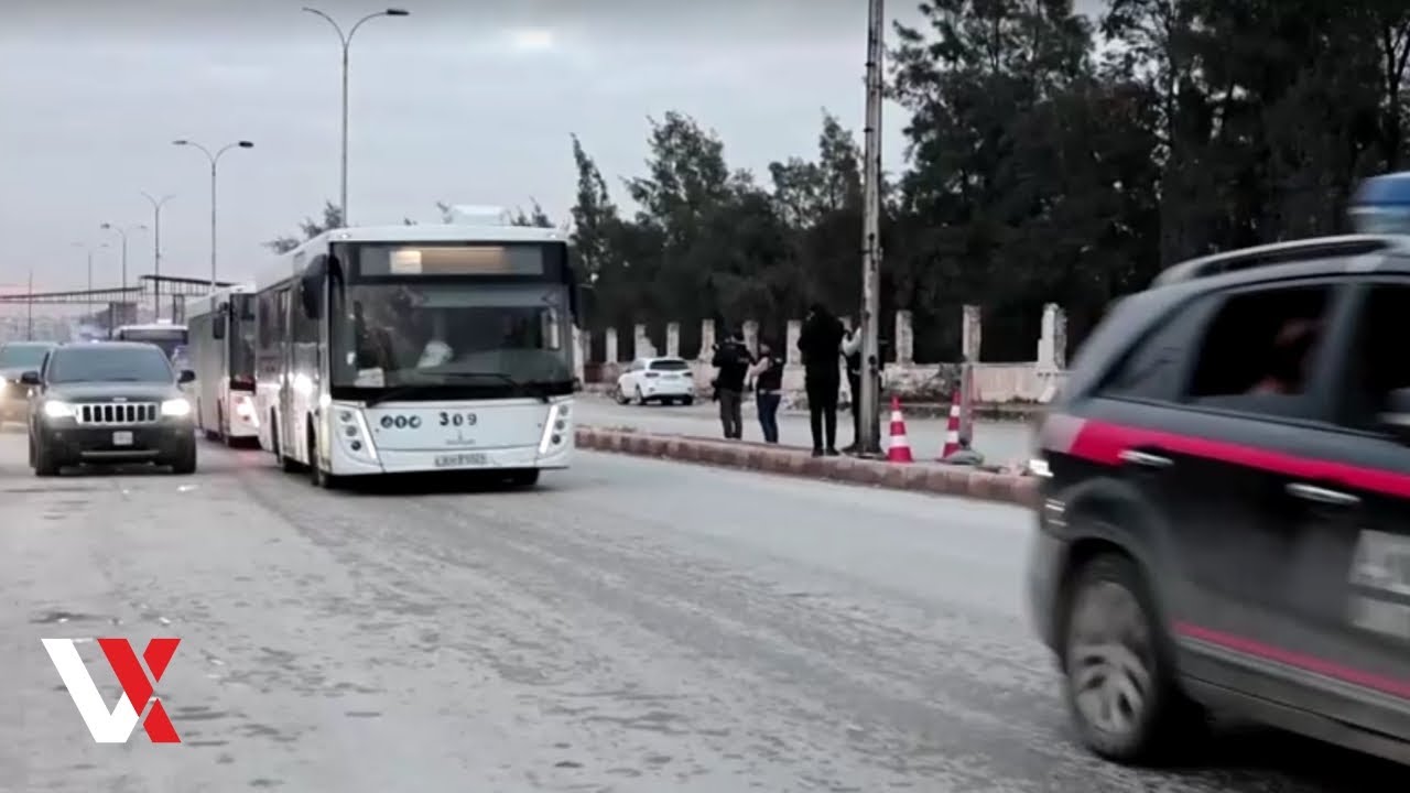 Сирийские силы безопасности заявляют, что часть курдских бойцов покинула Алеппо, другие до сих по...