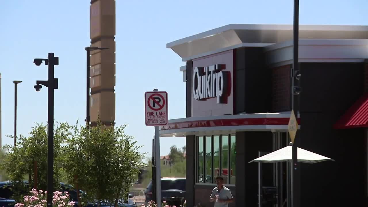 Surprise PD looking to identify people involved in looting convenience store Saturday night