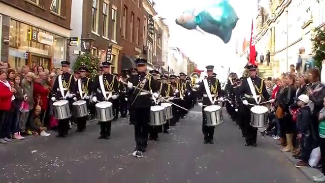 AMIGO LEIDEN | Paradise City (Guns N' Roses)