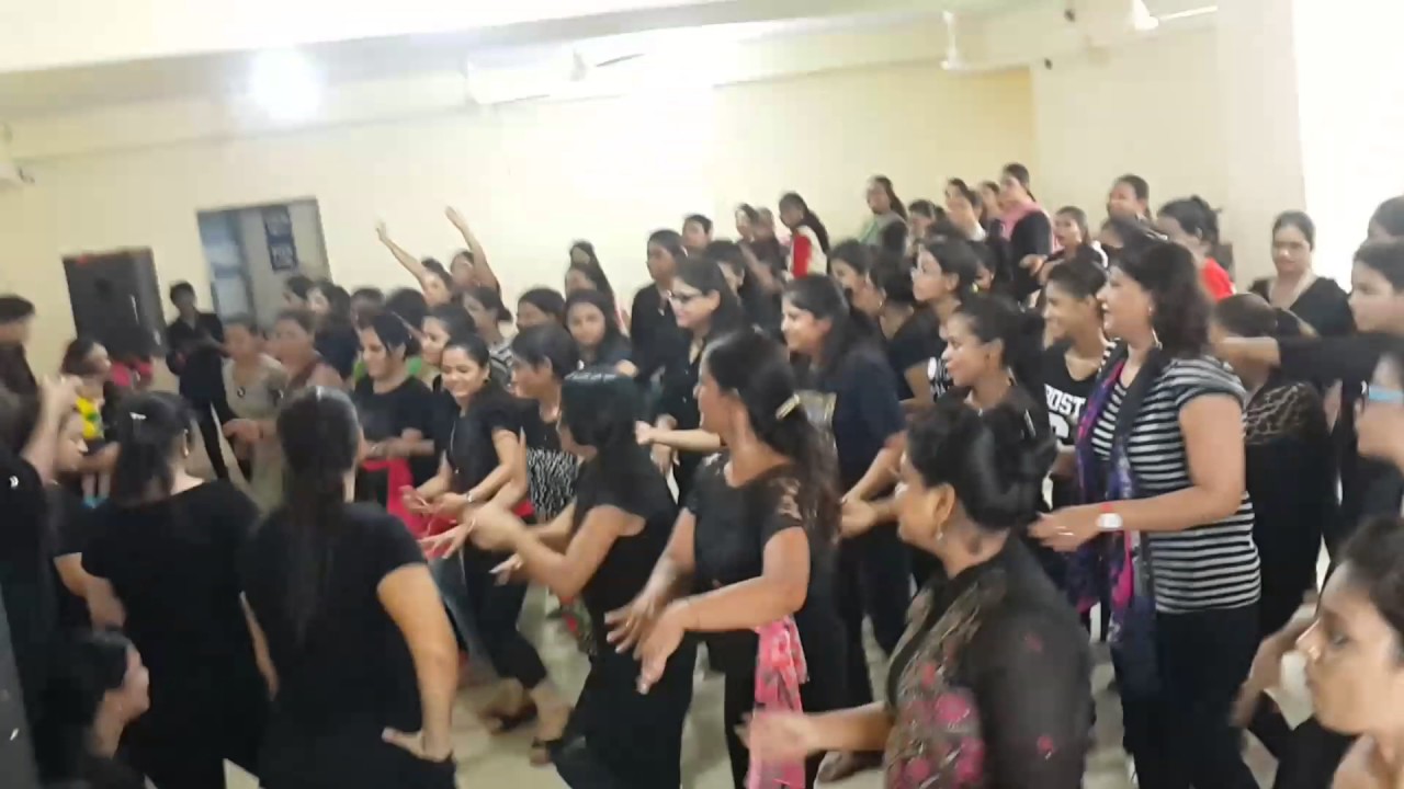 Zumba with Shristi Khedwal in Adharika