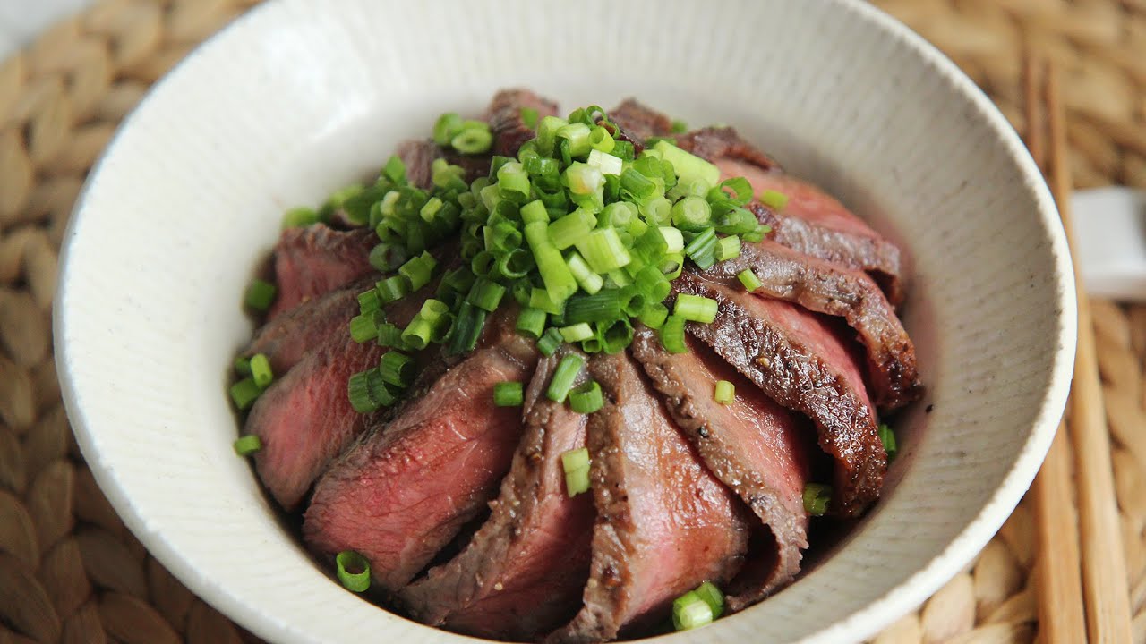 [4K] 스테이크 덮밥 : Steak Rice Bowl (Steak Donburi) : Honeykki 꿀키