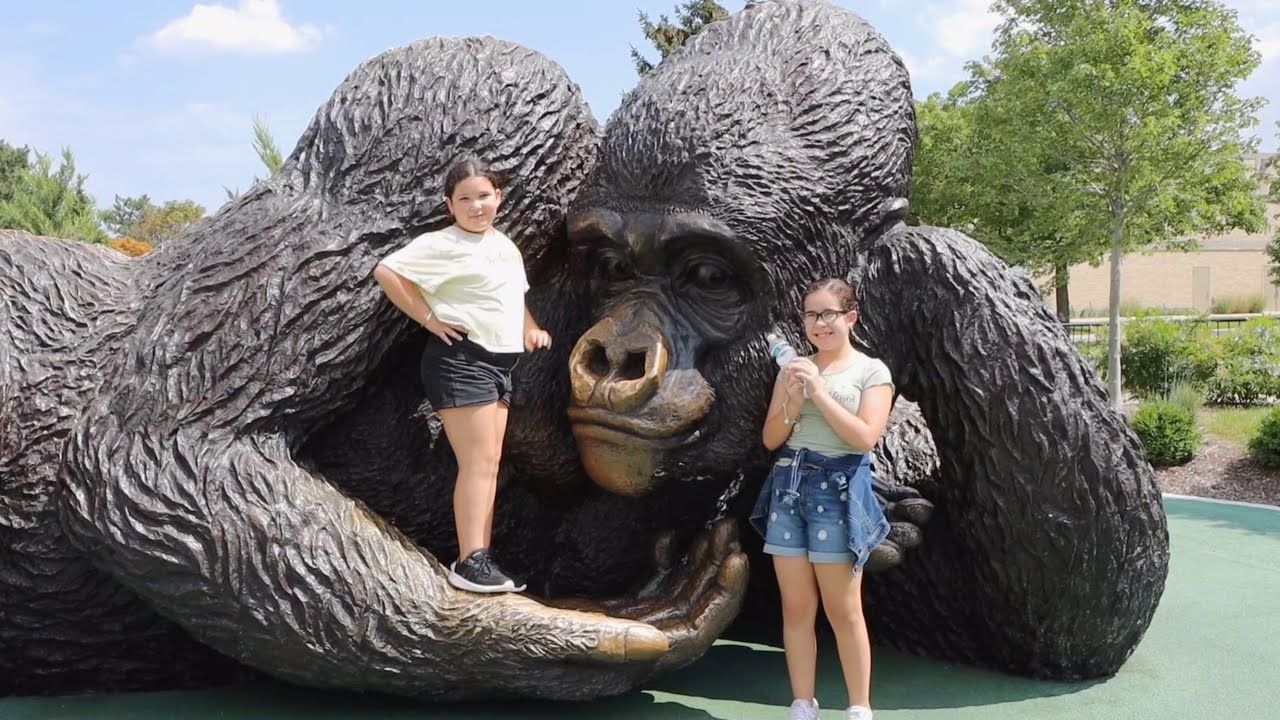 I TOOK MY LITTLE SISTERS TO THE ZOO!!