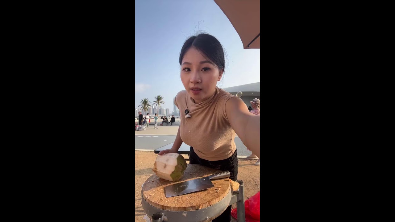 Beautiful girls on the streets of China|中國街頭的美麗女孩|中国の街角の美しい女の子 2026-02-13 15:03:32