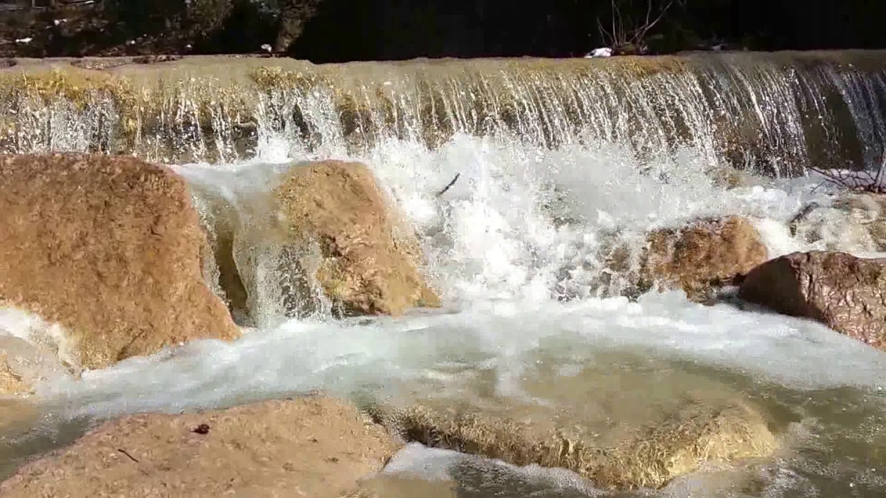 5 minutes meditation and relaxation: waterfall