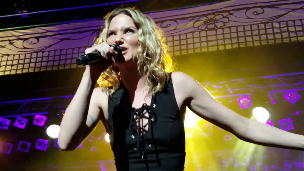 Jennifer Nettles - Sugar (Remix) - Wiltern Theater  2016