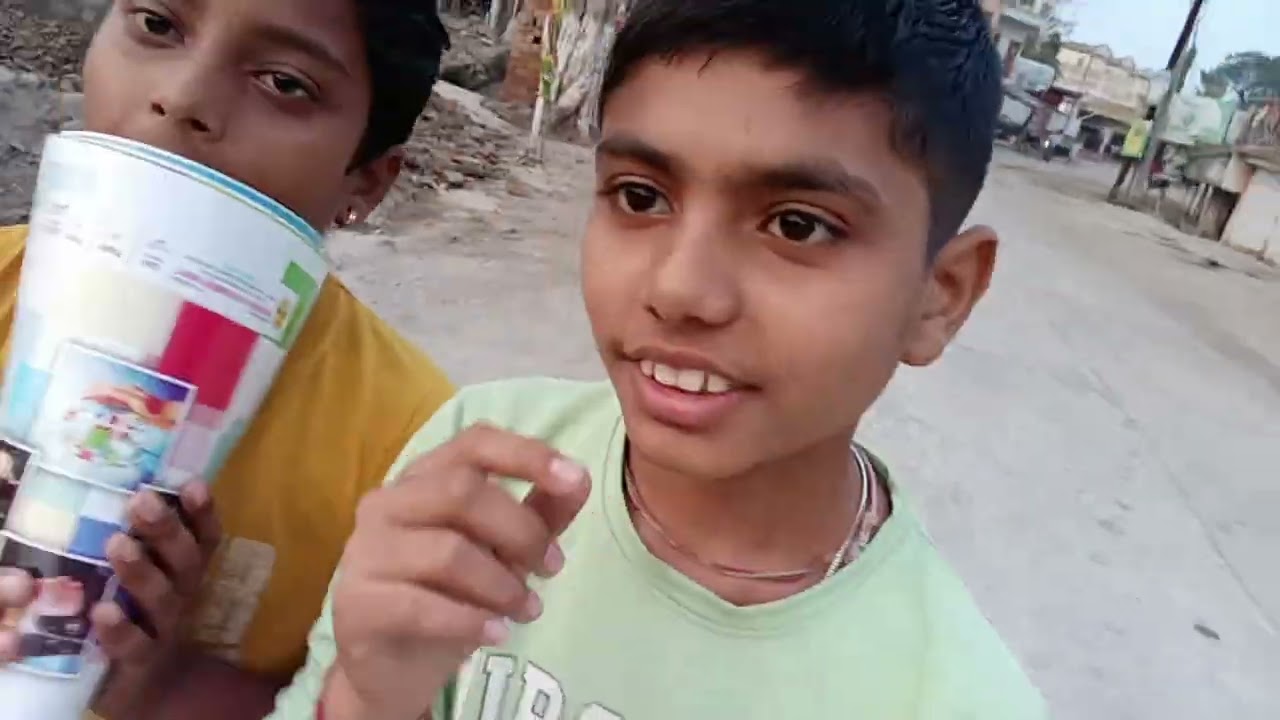 Aunty mobile chhin liya