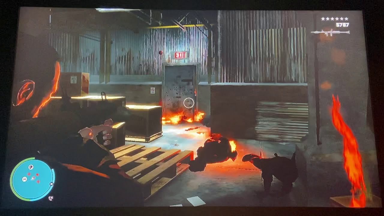 GTA 4 - 6 Stars Wanted Level with A lot of Explosions + Chase!!!!