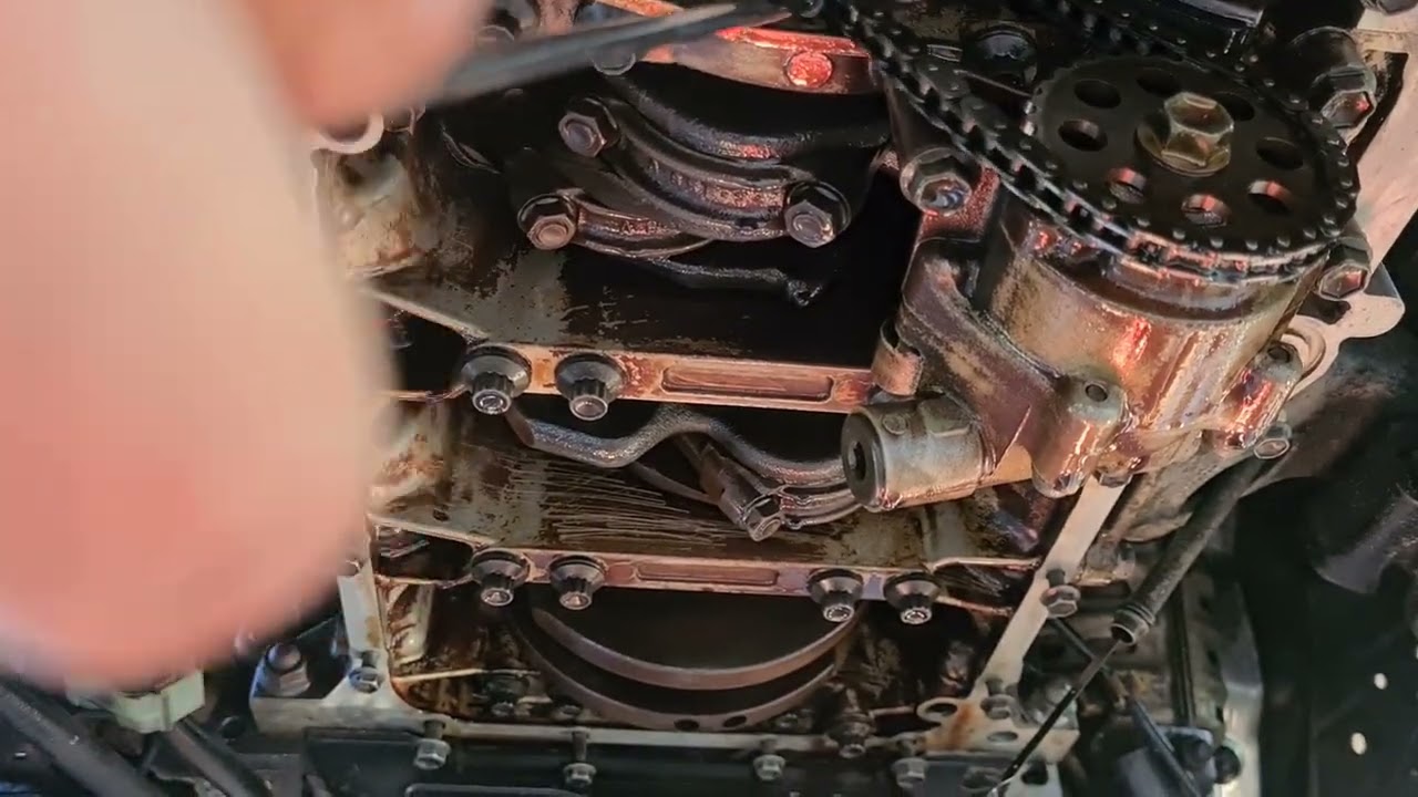 donde está la bomba de aceite en el suzuki gran vitara V6