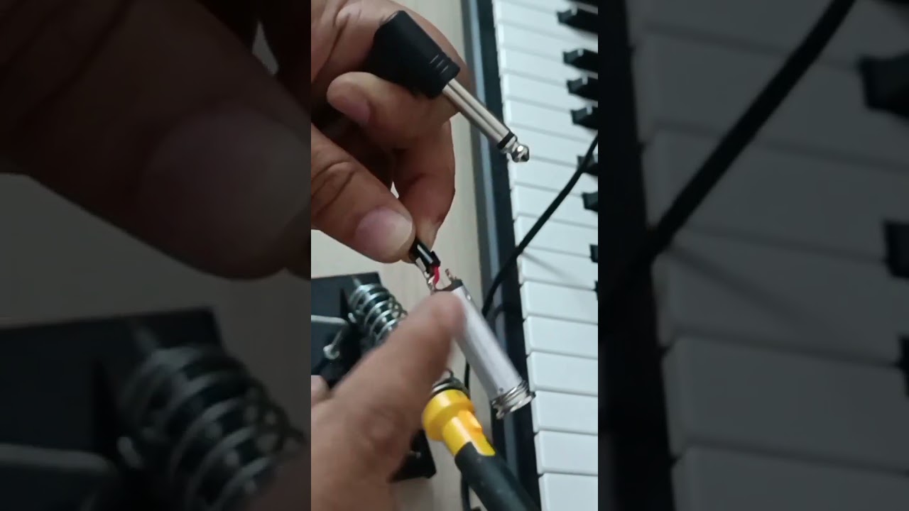 How to replace TS Male Jack to TRS Female Jack